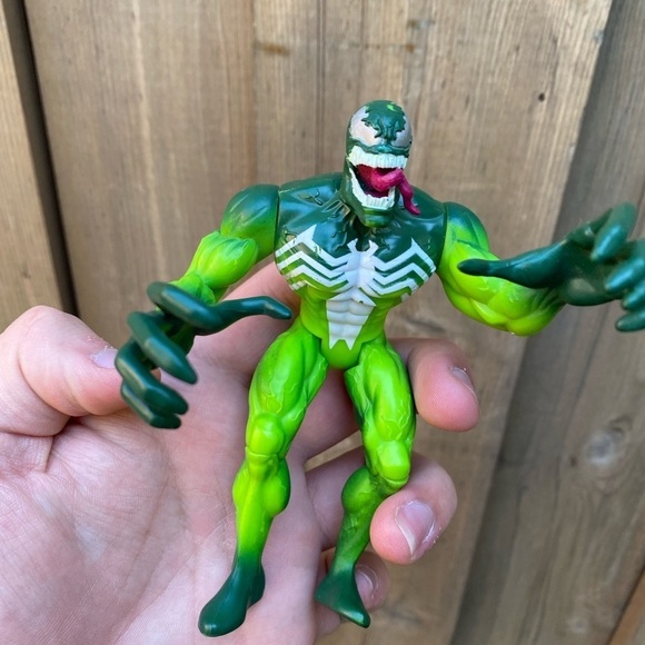 Vintage 1997 Marvel Spider Man Venom Green Variant Toy Biz Action Figure - Picture 3 of 7